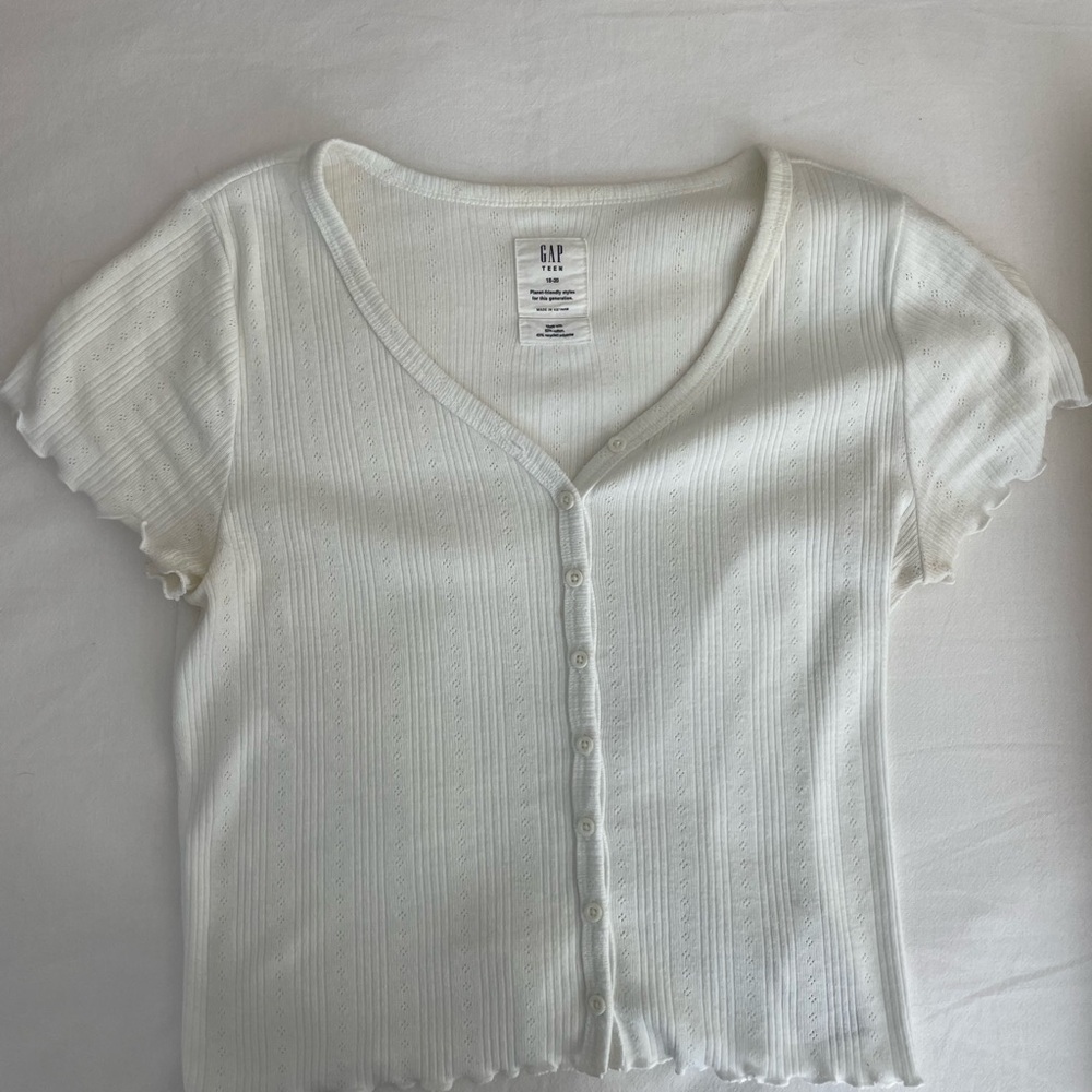GAP Cream Button-Up Frilly Sleeve Short Sleeve Top